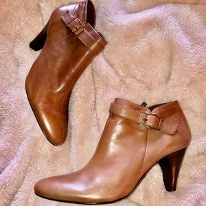 Bandolino cognac leather heeled boots